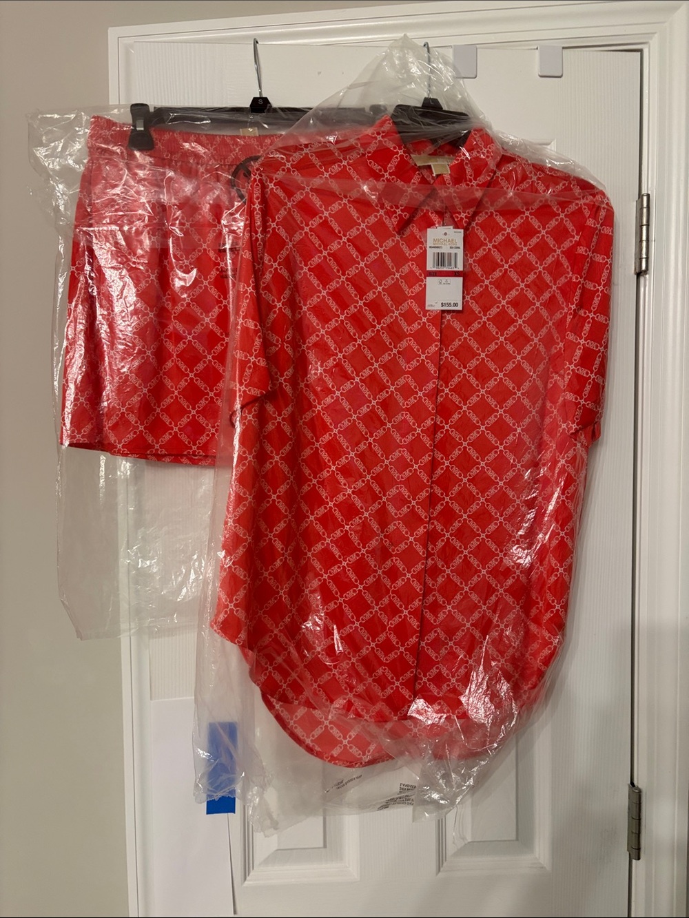 MICHAEL Michael Kors NEW!Red Geometric Print Button-Down Shirt and shorts outfit